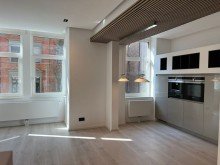  Exklusiv sanierte 3 Zimmer Wohnung in Exzellenter Lage